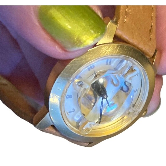 Guess women’s bubble watch with stripes and light brown leather band - Picture 9 of 12